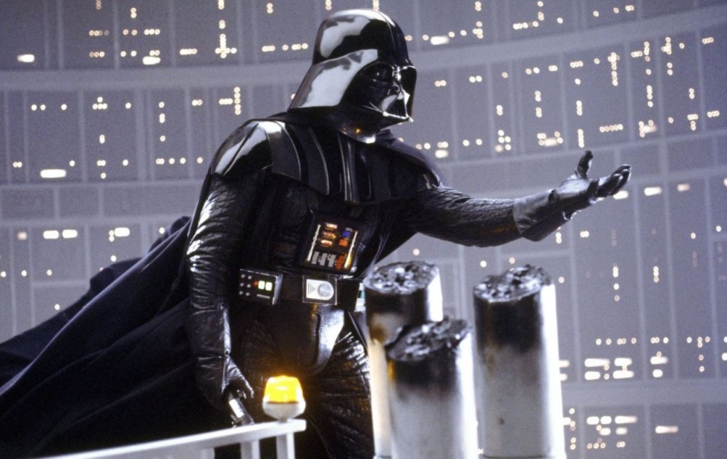 Empire Strikes Back / “Империята отвръща на удара”

Ако първият филм от поредицата “Междузвездни войни” зададе тона на цялата история, то последвалият “Империята отвръща на удара” със сигурност затвърди статута на творбата на Джордж Лукас като една от най-великите фантастики на екран изобщо. За много от верните фенове това е най-добрият филм в целия франчайз и 40 години след излизането си продължава да бъде еталонът, по-който се сравнява всичко ново от вселената на “Междузвездни войни”.

За първи път се вкарва значително по-мрачен тон на историята, който представя героите в доста по-човешки образ. А пък от друга страна филмът ни представя някои от най-запомнящите се двубои с мечове, както, разбира се, и може би най-великият обрат в сюжета - репликата “Не, аз съм баща ти!”.

Едва ли “Междузвездни войни” щеше да се превърне в култовия феномен, който е в момента, ако не беше величието на “Империята отвръща на удара”.
