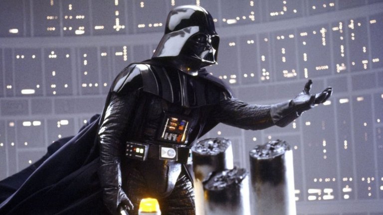 Empire Strikes Back / “Империята отвръща на удара”
Ако първият филм от поредицата “Междузвездни войни” зададе тона на цялата история, то последвалият “Империята отвръща на удара” със сигурност затвърди статута на творбата на Джордж Лукас като една от най-великите фантастики на екран изобщо. За много от верните фенове това е най-добрият филм в целия франчайз и 40 години след излизането си продължава да бъде еталонът, по-който се сравнява всичко ново от вселената на “Междузвездни войни”.
За първи път се вкарва значително по-мрачен тон на историята, който представя героите в доста по-човешки образ. А пък от друга страна филмът ни представя някои от най-запомнящите се двубои с мечове, както, разбира се, и може би най-великият обрат в сюжета - репликата “Не, аз съм баща ти!”.
Едва ли “Междузвездни войни” щеше да се превърне в култовия феномен, който е в момента, ако не беше величието на “Империята отвръща на удара”.