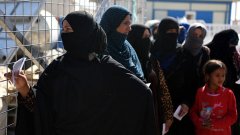 ИД вече няма територия, но продължава да има верни жени, които да водят идеологически борбата, възпитавайки следващото поколение джихадисти