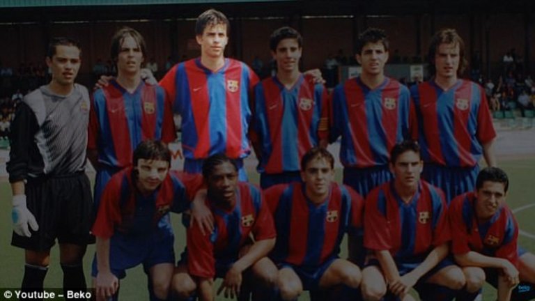 „Най-хубавото на това да играеш футбол като малък е, че играеш с приятели“, каза Пике, от когото се очаква един ден да застане начело на каталунците, ако не като президент, то поне заемайки друга важна ръководна роля в клуба.