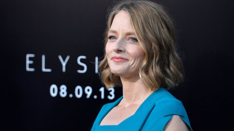 Джоди Фостър в "Елизиум"
Джоди Фостър изигра безпощадната министърка Делакор в научнофантастичния трилър "Елизиум" на Нийл Бломкамп от 2013 г. Години по-късно режисьорът и актрисата разказват пред EW, че в оригиналния сценарий ролята била предназначена за мъж.