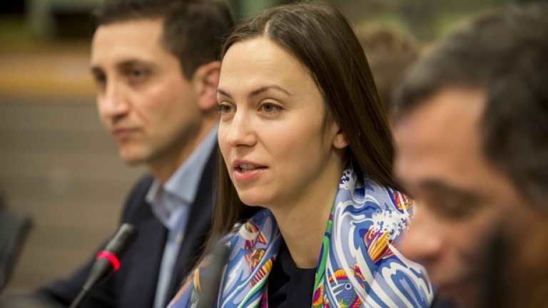 Ева Паунова (29) наскоро получи и наградата на Европейския парламент за най-добър новодошъл евродепутат