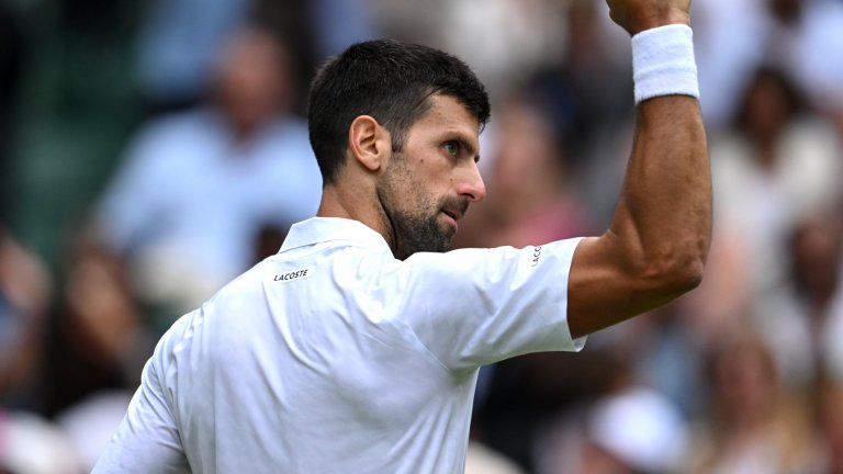 Победа в юбилеен мач изпрати Джокович на полуфинал