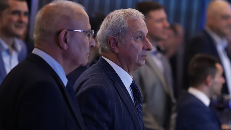 Партия, която още през 2009 г. се изчерпа от идеи и визия за бъдещето на страната, се буди за нов живот сега. Къде е смисълът?