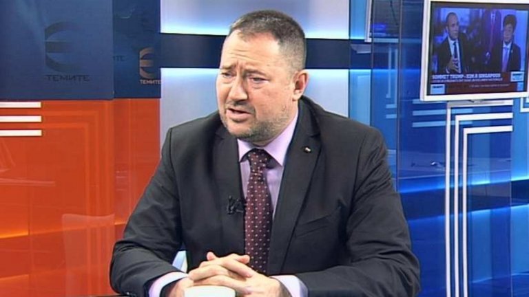 Той е отстранен от длъжността си с решение на правителството