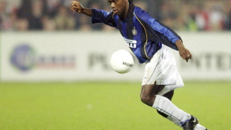 Кларанс Зеедорф за Франческо Коко
Отбори: Милан и Интер (лятото на 2002-а)
Сума: чиста размяна
Интер очевидно не се поучи от фиаското с Пирло, напротив – този път дори не получи трансферна сума за холандеца, който впоследствие стана легенда на „росонерите“.