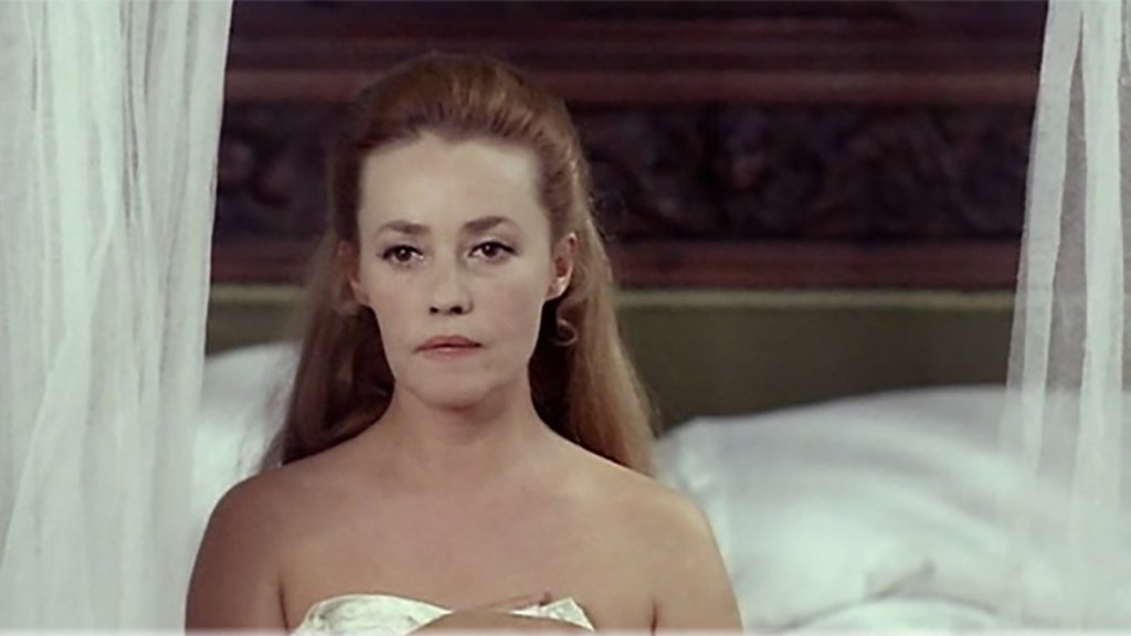 \"Безсмъртна история\" (The Immortal Story, 1968)
Орсън Уелс работи три пъти с Жан Моро и въпреки че цялостно филмите The Trial и Chimes at Midnight са по-добри, актрисата е най-добра именно в телевизионния филм Безсмъртна история. Тя влиза в ролята 