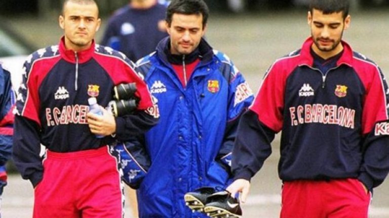 Бъдещето на треньорския занаят.
Барселона, 1997 г. Помощник-треньорът Жозе Моуриньо - тогава чирак на Боби Робсън, извежда за тренировка Луис Енрике и Пеп Гуардиола, играчи на Барса.
Днес Енрике е треньор на тима и спечели требъл в първия си сезон. Гуардиола взе 14 трофея с Барса за 3 сезона и сега води Байерн. А Моуриньо просто е най-успешният треньор на нашето време.