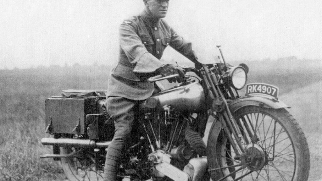 Lawrence_of_Arabia_Brough_Superior_gif