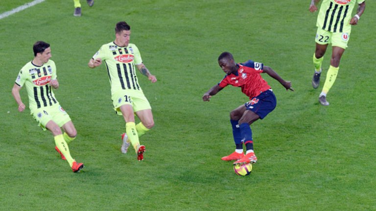 Марковото му движение е като изкопирано от арсенала на Ариен Робен – влиза от дясното крило навътре и с шут с левия крак матира вратарите. В Лил му бяха поверени и дузпите, като през миналия сезон вкара цели девет пъти от бялата точка.