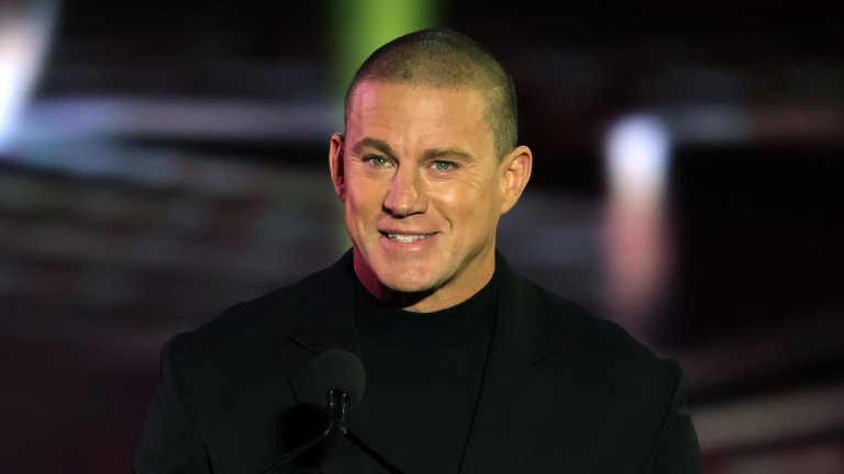 Чанинг Тейтъм
Тейтъм влезе в киното с потенциал за касова звезда, тъй като първите му филми – „Професия: Стриптизьор“ и „В ритъма на танца“ – събираха тълпи от почитателки в салоните. Но този му успех сред жените не продължи дълго.
Релефното тяло на актьора не успя да донесе печалби на заглавия като „Покажи ми Луната“, „Мигни два пъти“ и „Професия: Стриптизьор 3“, а участието му в научнофантастичния филм „Пътят на Юпитер“ ще се запомни предимно с грандиозната загуба за продукцията от над 120 милиона долара.
Въпреки тази история Тейтъм без проблем намира място в скъпи продукции и франчайзи, като следващата му поява ще бъде в Avengers: Doomsday.