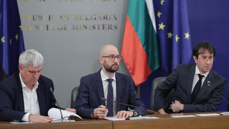 Кабинетът осигурява 5% увеличение на заплатите в пощите, БДЖ и градския транспорт