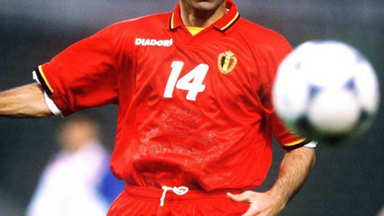 8. Енцо Шифо, Белгия (1986, 20 години)
По това време носи екипа на Андерлехт. В Мексико 

отбелязва два гола съответно на Ирак и Съветския съюз 

по пътя на белгийците към полуфиналите. В мача за 

третото място Белгия отстъпва на Франция, а 

представянето на Шифо на Мондиала предизвиква 

интереса на Интер, който го привлича през 1987 г. Той 

носи фланелката на страната си и на следващите 3 

световни първенства. 
