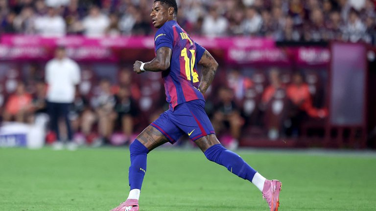 Рашфорд започна с головете за Барса