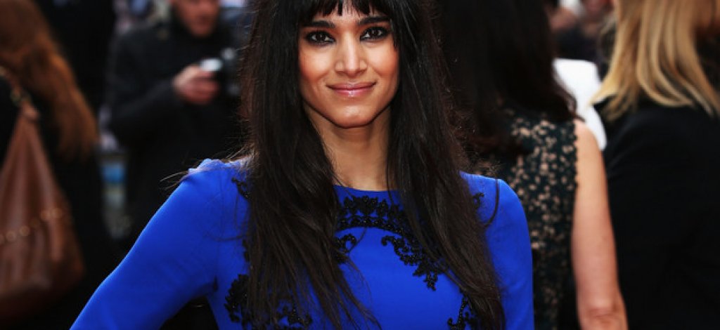 ... в резултат едва ли ще свържете Джайла с начина, по който изглежда София Боутела в реалността.