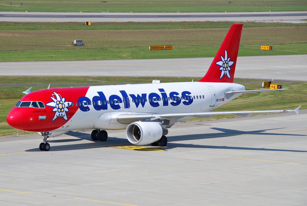 Edelweiss_Air_Airbus_A320-214;_HB-IHY@ZRH;10.09.2009_555dv_(4329679721)