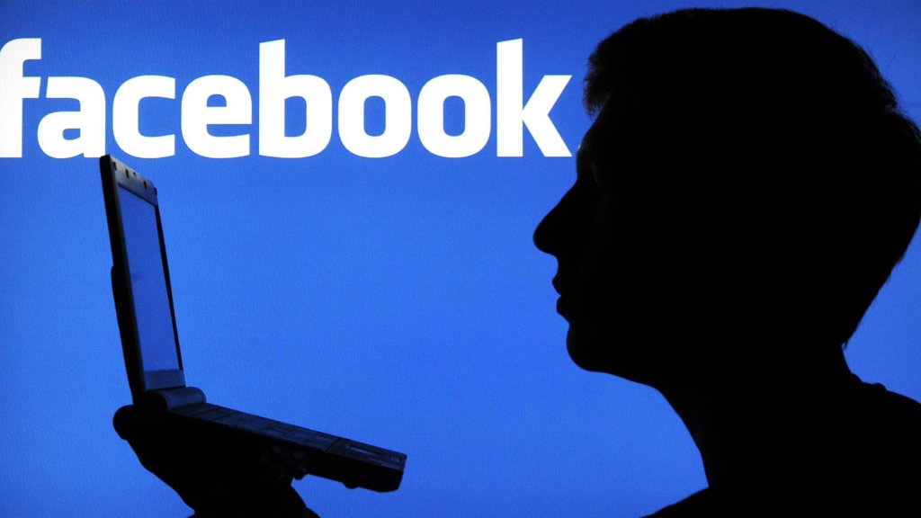 (DPA) FACEBOOK