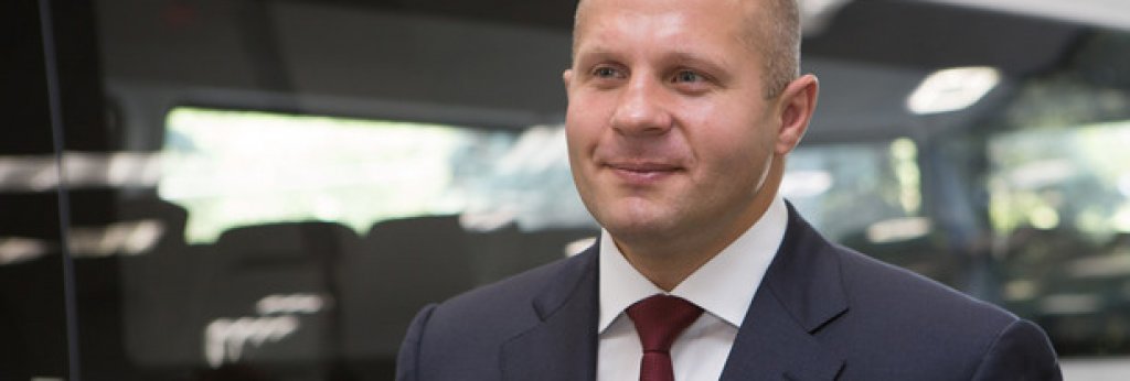 В един период от около 10 години, Емеляненко нямаше равен и не съществуваше човек, който можеше да го победи в клетката или на ринга