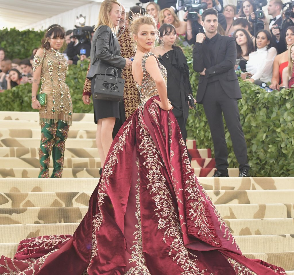 Блейк Лайвли в Versace