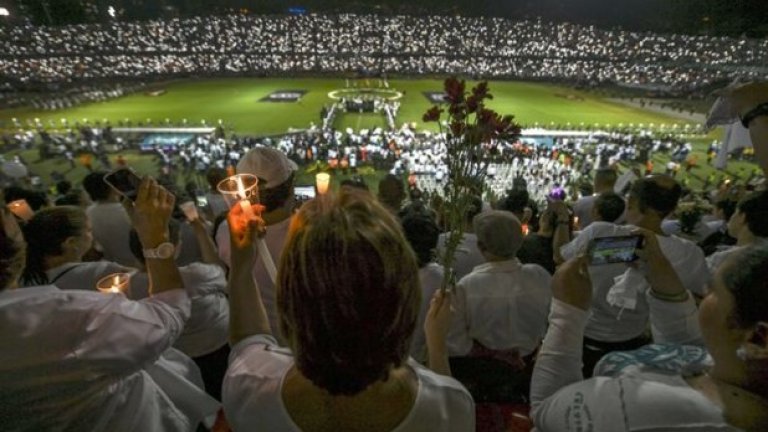 Велик момент: 100-хиляден духовен мост свърза Чапеко и Меделин