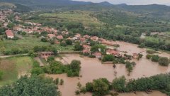 Наводнени къщи и в Добрич, в Карловско пострадалите къщи са поне 200