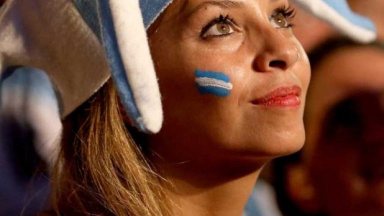 10.	Телевизионните режисьори все още обичат да показват предимно женски лица в публиката, дори и тези, които са с дълги ръкави
Защото понякога отнема твърде дълго, за да се изпълни тъч.