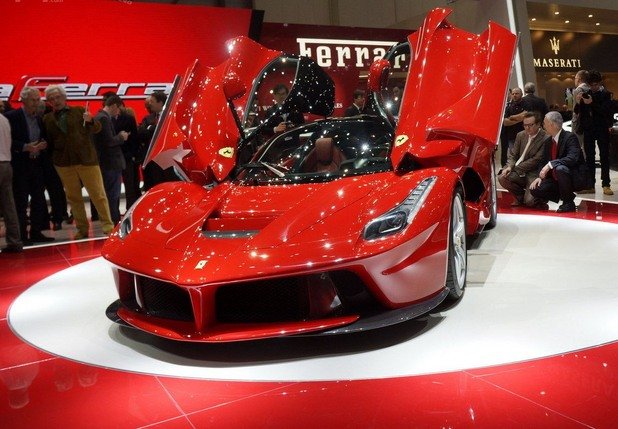 Кристиано Роналдо, Ferrari 2014 2 млн. паунда