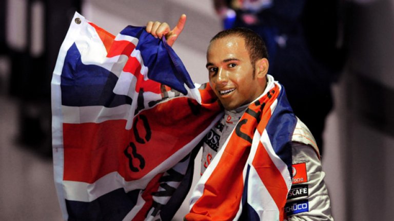 В Абу Даби Люис Хамилтън спечели третата си победа за 2011
