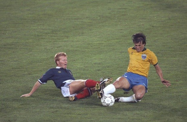 Такъв беше и като играч - 1990 г., Бразилия - Шотландия на световното. Единоборства, битка, хъс - това бе халфът на селесао на терена.