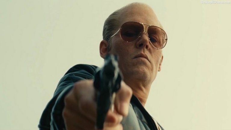 "Черна служба"
Първият биографичен гангстерски филм в списъка е "Черна служба" и носи потенциала за голямото актьорско завръщане на Джони Деп след купчината горчиви провали като "Самотния рейнджър", "Превъзходство", "Мордекай"… 
Деп е неузнаваем в образа на печално известния бостънски мафиот Уайти Бълджър, вдъхновил и престъпния алфа-мъжкар Франк Костело (Джак Никълсън) в „От другата страна“ на Скорсезе. 
Всички предварителни материали от „Черна служба“ загатват за безкомпромисен гангстерски филм с автентична ретро атмосфера, невероятно насилие и брутално изпълнение от страна на Джони Деп.