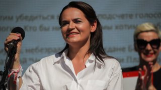 37-годишната майка и учителка няма големи шансове срещу действащия президент, но самата и кандидатура е символ на промяната в Беларус