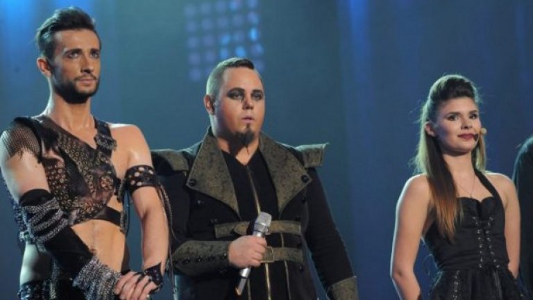 Овидиу Антон (в средата) предпочете да се въздържи в коментарите си, за да не "обиди някого"