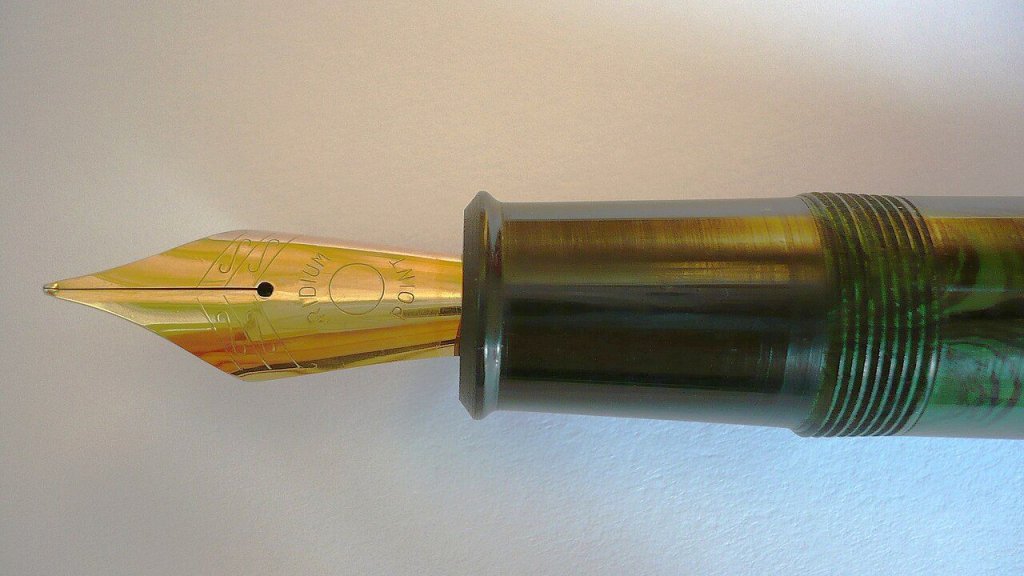 Gama_Supreme_Flat_Top_ebonite_eyedropper_fountain_pen_3