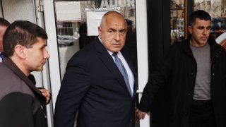 По думите на лидера на ГЕРБ лихвите по новия заем на правителството ще са в размер на милиарди