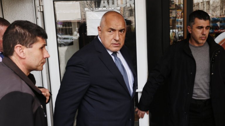 По думите на лидера на ГЕРБ лихвите по новия заем на правителството ще са в размер на милиарди