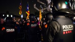 10 000 протестираха срещу решението на съда да издаде международна заповед за ареста на Карлес Пучдемон