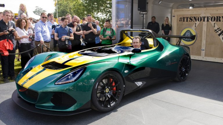 Lotus 3-Eleven
Болидът изгря на Фестивала на скоростта в Гуудууд, но посетителите във Франкфурт също ще могат да се порадват на ракетата, която тежи по-малко от 900 килограма и се задвижва от 3,5-литров V6 мотор с мощност над 450 конски сили.