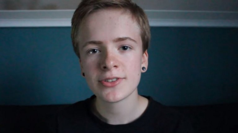 В Норвегия все повече деца сменят пола си (на снимката: най-известният транссексуален младеж в страната е ютубърът Ковю Кингсрьод)
