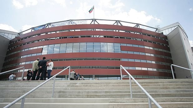 Новата "Армеец Арена София" ще приема шампионките до 2014 г.