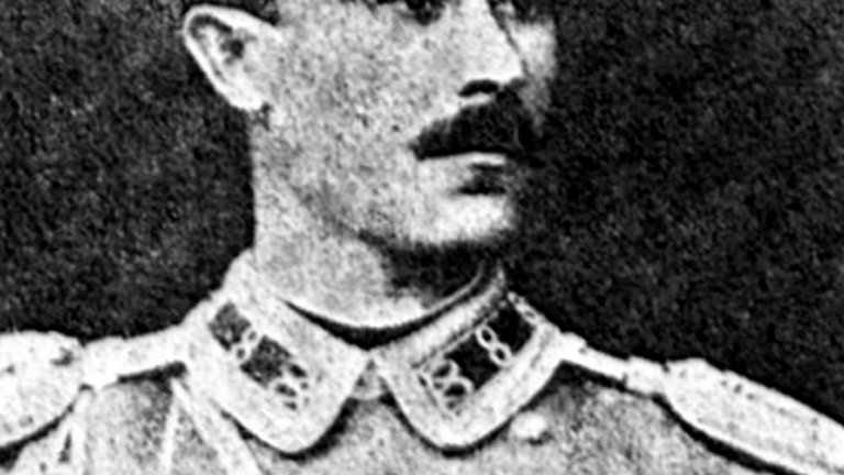 Марин Маринов

По негова молба е назначен за командир на 3-ти пехотен бдински полк, чието командване поема на 1 октомври. През Сръбско-българската война полкът на капитан Маринов се сражава при Врабча и при Сливница, където увличайки след себе си войниците в атаката на височините Три уши, проведена на 7 ноември е тежко ранен и по-късно умира от раните си. За показаната храброст в сраженията на 6 и 7 ноември е награден с орден "За храброст" IV степен.
