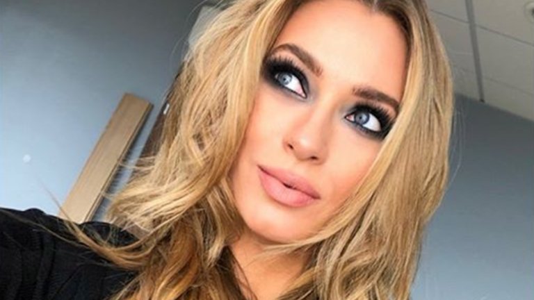 Тя участва в "Мис Вселена", а сега кара камион в Африка