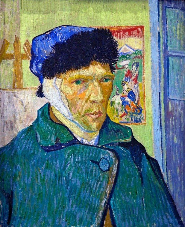 8. Винсент ван Гог, "Автопортрет с превързано ухо" (1889)
Винсент ван Гог е запленен от картина от XIX век, наречена "Лудостта на Хюго ван дер Гус". В тази картина средновековният художник Хюго ван дер Гус - който в реалния си живот е бил затворен в манастир заради психично заболяване - седи умислен в страдание, докато хорато около него се отчайват, че не могат да му помогнат. Ван Гог пише, че понякога се е идентифицирал с тази картина. Тук, скоро след като сам си е отрязал ухото, той се разглежда с критичен поглед като човек, засегнат от подобно страдание. Или не? Очите на Винсент са кристално сини, погледът му е проницателен и пронизващ. Той гледа обективно нараненото си лице, с дълбока искреност. Той нито е "нормален", нито "луд", а просто още един човек, който ни говори със смелост и искреност.
