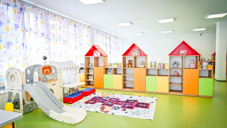 Медицински специалисти, педагози и психолози ще си поделят грижата за децата