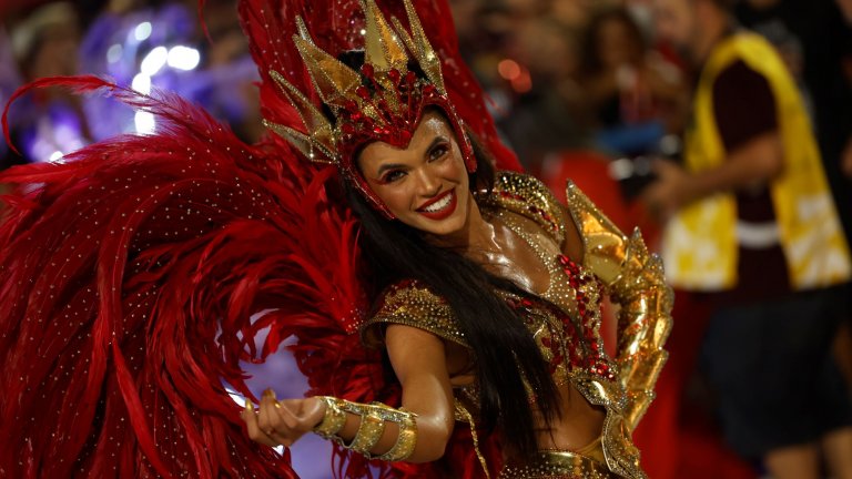 Карнавалът започна - Рио де Жанейро се отдава на парти и самба (снимки)