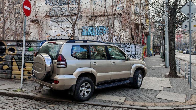 Колите са прекалено много и е време за сериозни ограничения