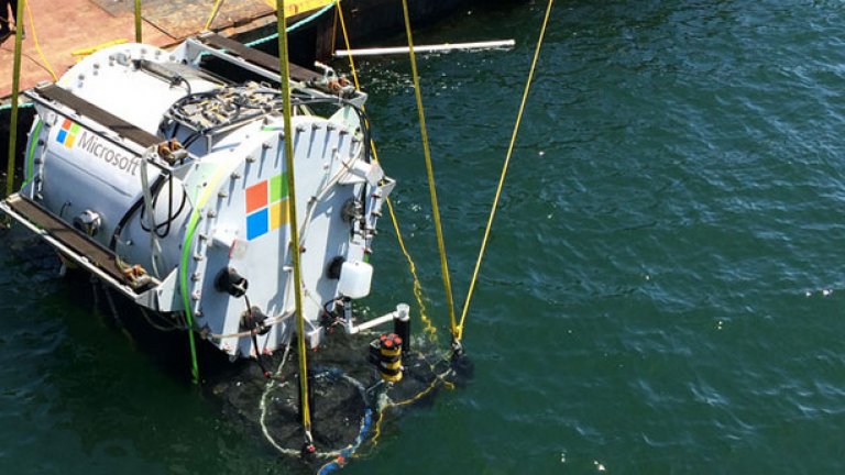 Центровете за данни се нуждаят от огромно количество енергия, а близо половината от тази енергия отива за тяхното охлаждане. До момента са изпробвани доста методи за решаване на този проблем, но методът именно на Microsoft изглежда особено обещаващ