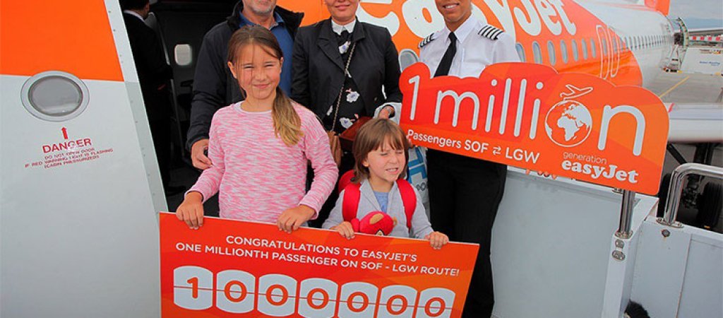 На 23 август easyJet отпразнува 1 милион превозени пътници по линията София - Gatwick.
Превозвачът започна полети от българската столица през ноември 2007 и лети още до Манчестър, а през декември ще възстанови сезонната си линия до Stansted. През периода