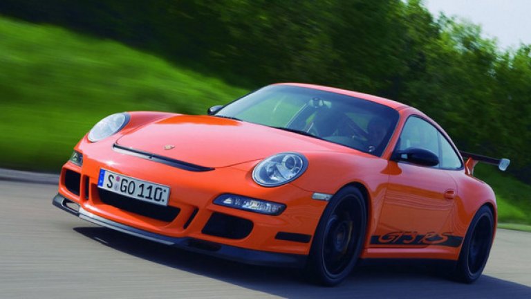 997 GT3 RS (2007)
Тук са добавени по-лек маховик и по-късни предавки плюс сплитър за насрещния въздух под предната броня и задно крило. Европейската версия на колата се предлага и с ролбар в купето.