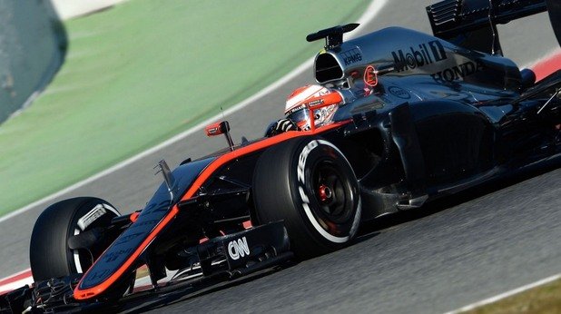 Дженсън Бътън успя да изкара едва 21 обиколки с новия McLaren-Honda MP4-30