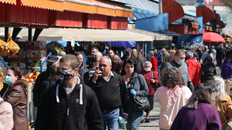 Освен това, се забелязва, че у нас позитивно настроените са се покачили с 3 процентни пункта в сравнение с предишното проучване